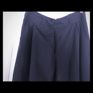 Black Pants, Bit of Slouch. Sz. 6/8